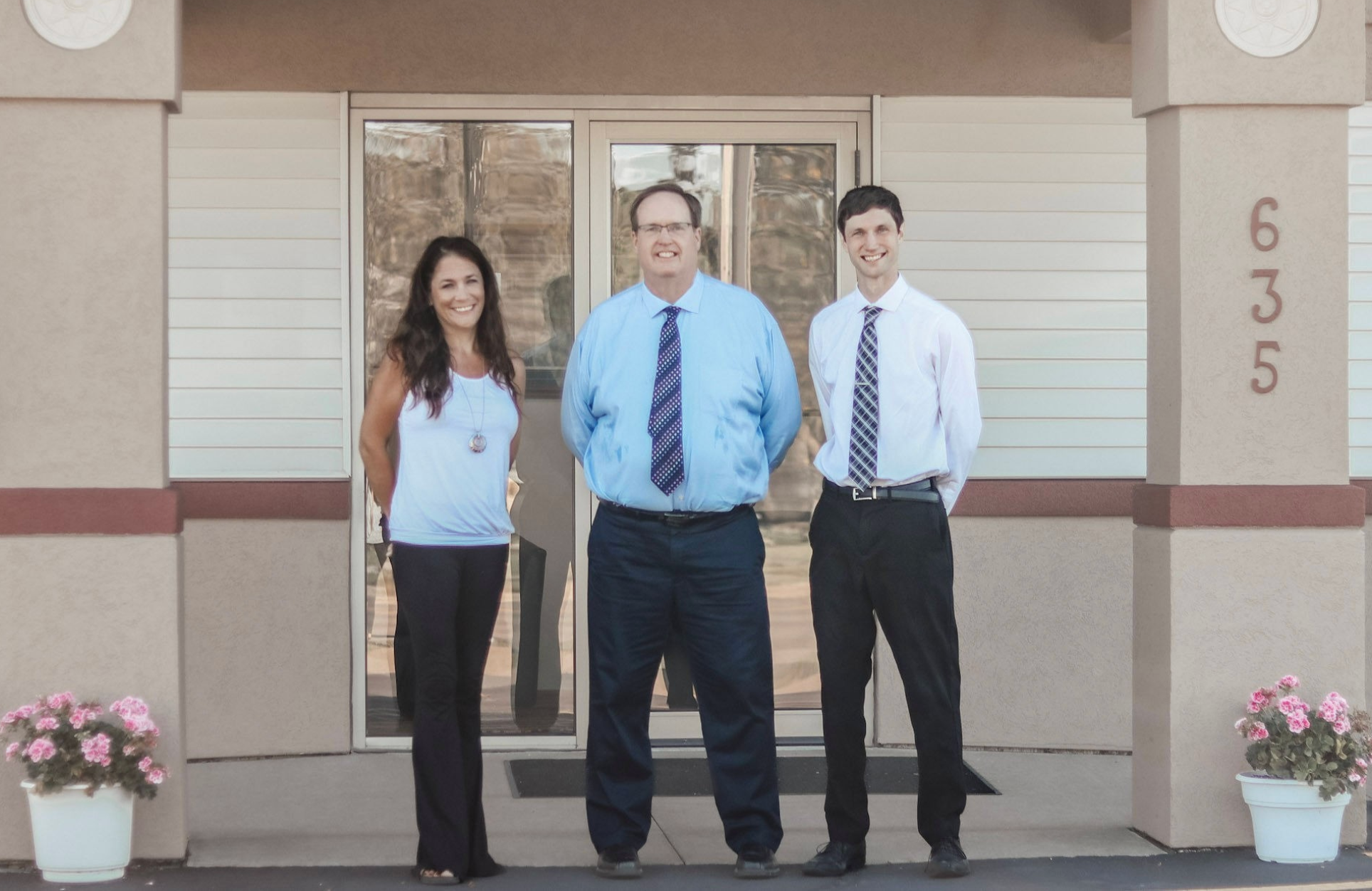 The WealthPlan Onalaska team outside the office at 635 2nd Avenue South